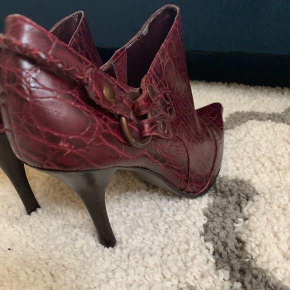 Nine West Shoes Burgundy Snakeskin Print Nine West
